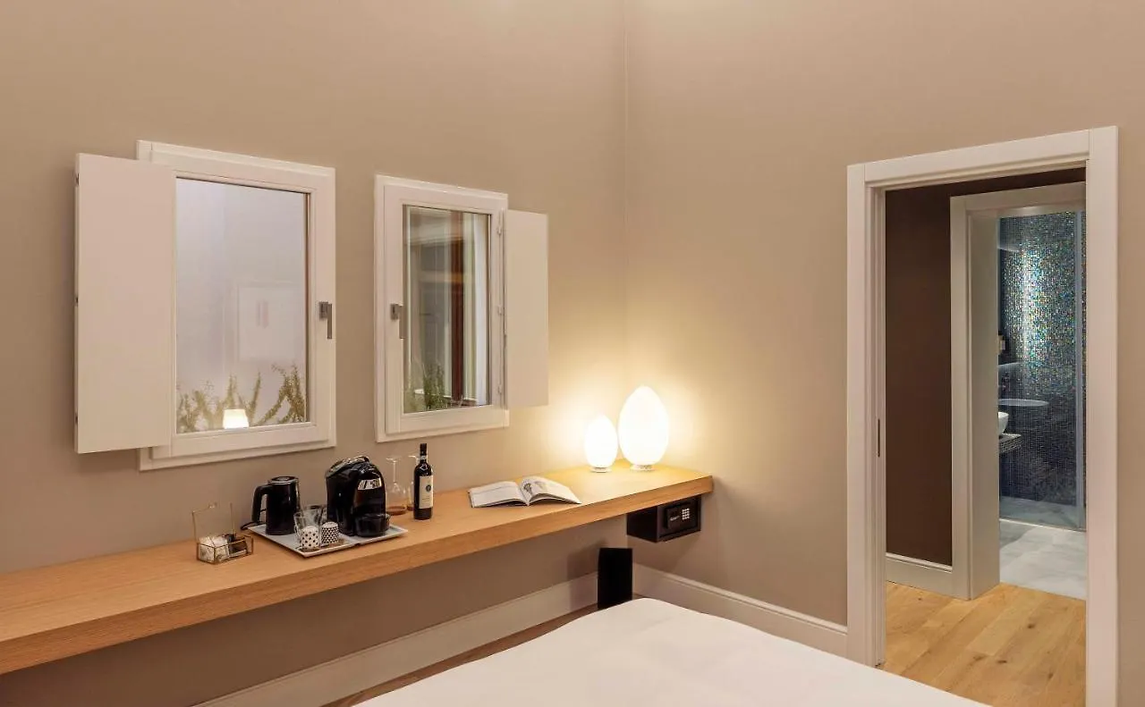 Bsj15-Borgo San Jacopo Room Florence